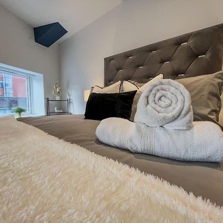 Orange Rentals-High Spec, Midnight Suite, Sleeps 4-Pets Welcome! Ливърпул Екстериор снимка