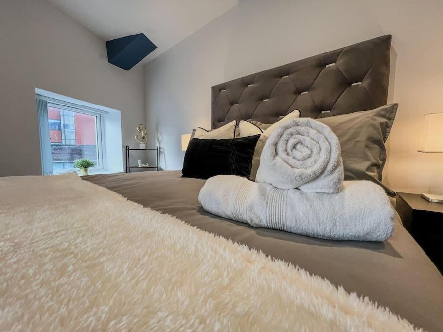 Orange Rentals-High Spec, Midnight Suite, Sleeps 4-Pets Welcome! Ливърпул Екстериор снимка