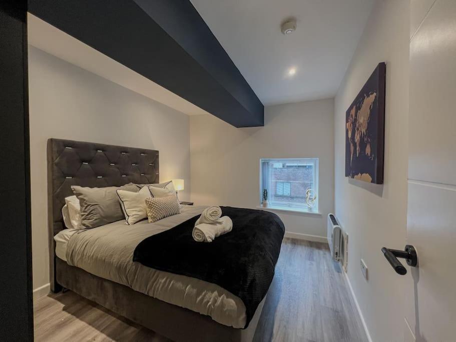 Orange Rentals-High Spec, Midnight Suite, Sleeps 4-Pets Welcome! Ливърпул Екстериор снимка