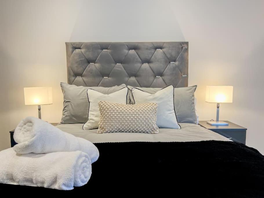 Orange Rentals-High Spec, Midnight Suite, Sleeps 4-Pets Welcome! Ливърпул Екстериор снимка