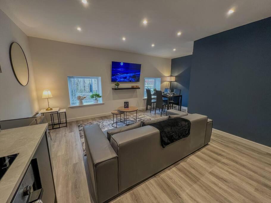 Orange Rentals-High Spec, Midnight Suite, Sleeps 4-Pets Welcome! Ливърпул Екстериор снимка